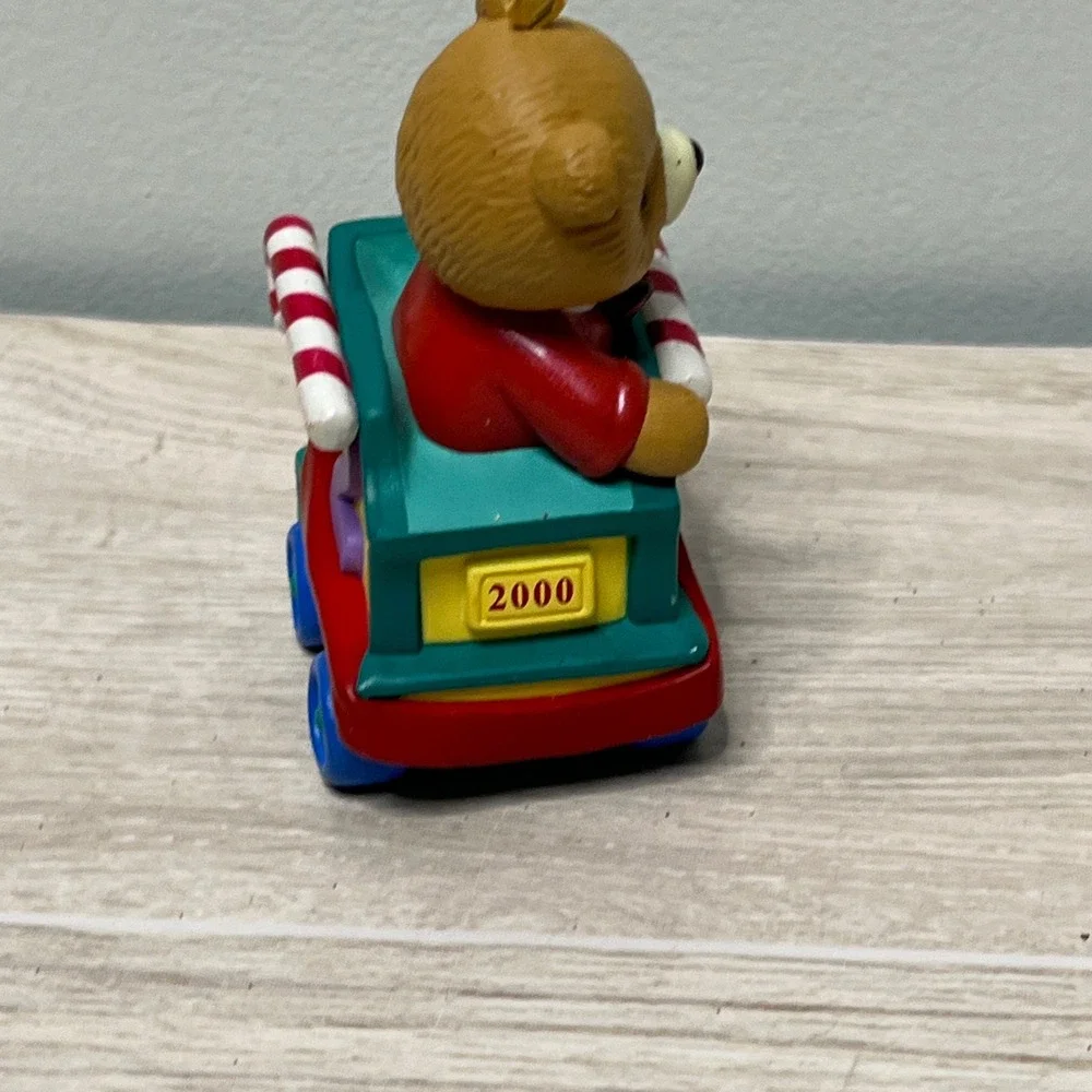 1999 Hallmark Keepsake Ornament Baby's 2nd Christmas Teddy Bear‎ Candy Cane